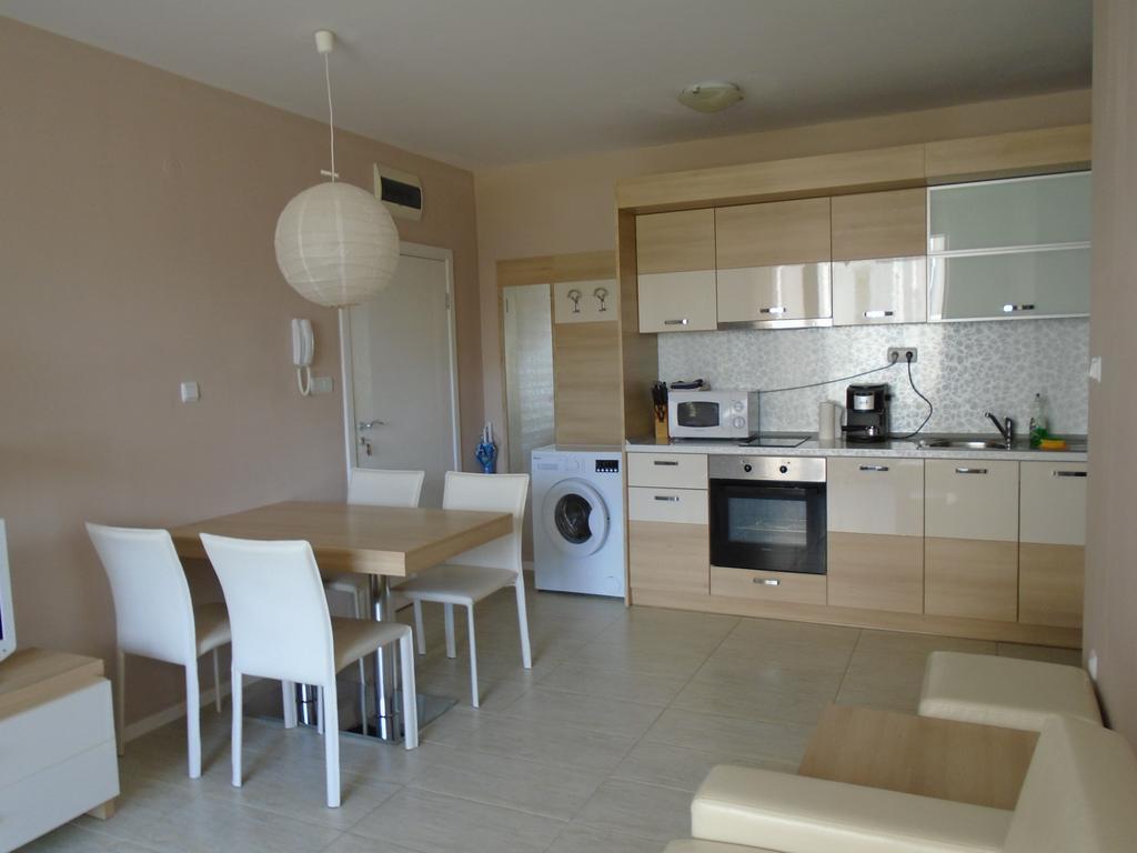 Nedev'S Apartments In Kavatsi Area Süzebolu Dış mekan fotoğraf